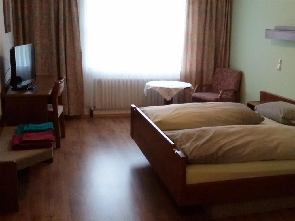 City Hotel Bauer Limbach-Oberfrohna Room photo